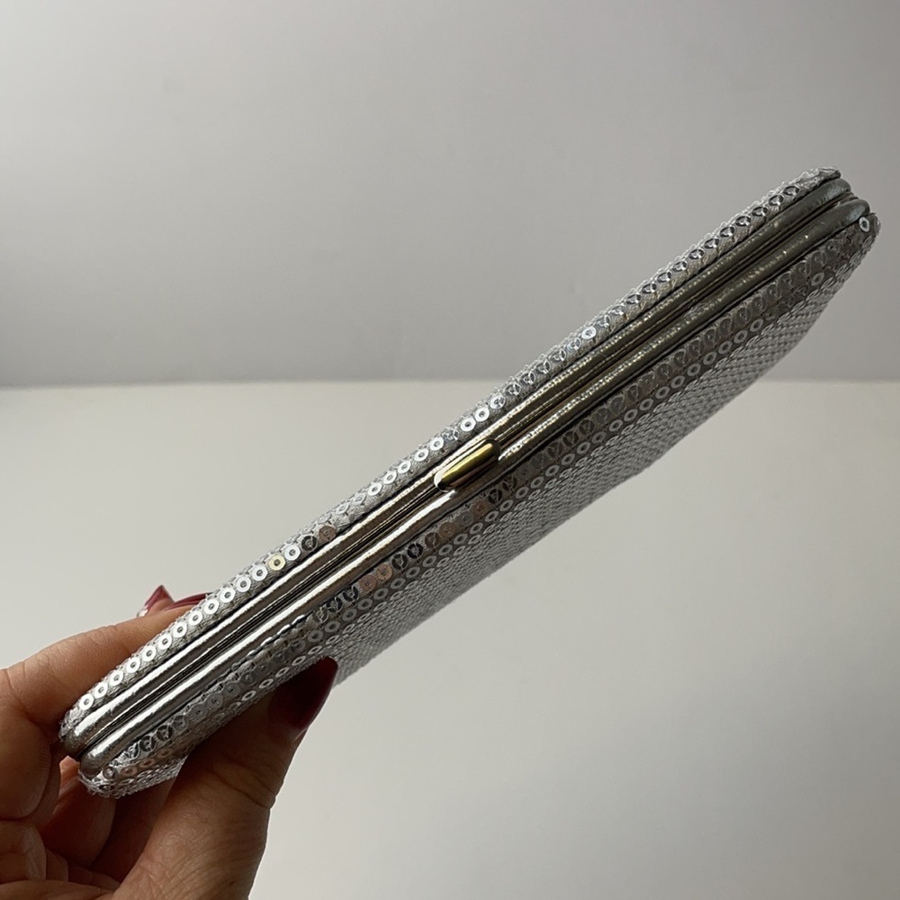 Hard Case Silver Sequin Wallet 17 x 9 x 2 cm - Picture 10 of 10